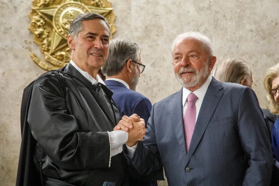 Segredos de Estado? Lula se Encontra com Ministros do STF na Residência de Barroso