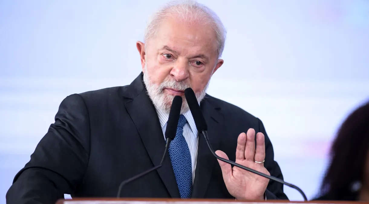 Lula Diz que Aumentará Salário de Professores, Apenas Após Recuperar a Economia do Brasil