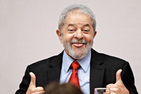 Lula veta proibição de gastos com aborto e mudança de sexo