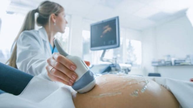 Nova Lei em Goiás Exige que Grávida Escute o Coração do Feto Antes de Decidir sobre o Aborto