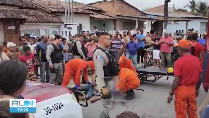 Homem que abusou de criança em piscina é espancado pela população