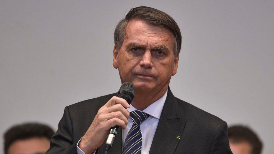 Bolsonaro explica transferência de R$ 800 mil para os EUA antes de viagem 52 Bolsonaro explica transferência de R$ 800 mil para os EUA antes de viagem