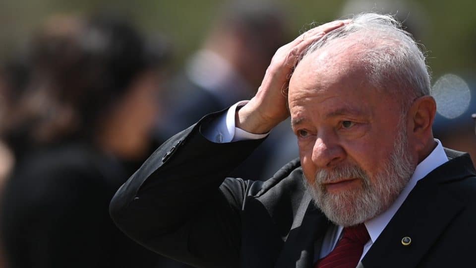 Aprovação do governo Lula cai drasticamente e desaprovação cresce