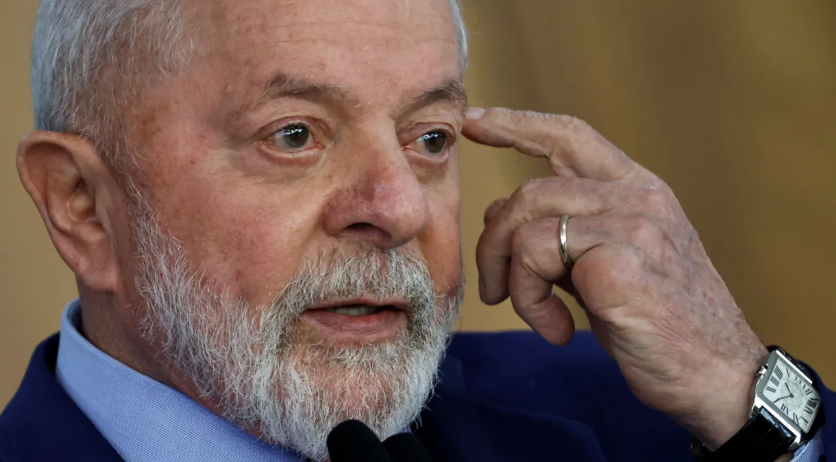 Lula enfrenta pedido de impeachment com número de assinaturas superior aos da queda de Dilma e Collor