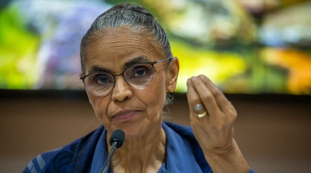 Marina Silva testa positivo para Covid-19 apesar da vacinação em dia