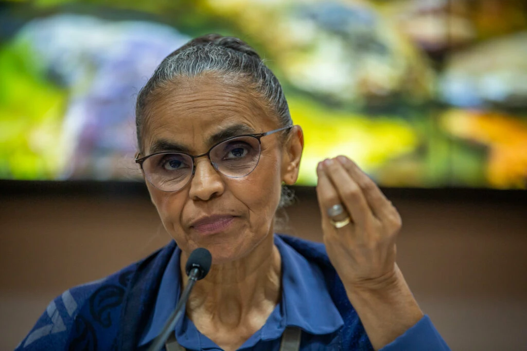 Marina Silva testa positivo para Covid-19 apesar da vacinação em dia