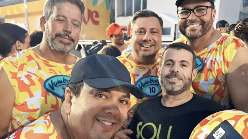 Deputado tem celular furtado durante carnaval em Salvador