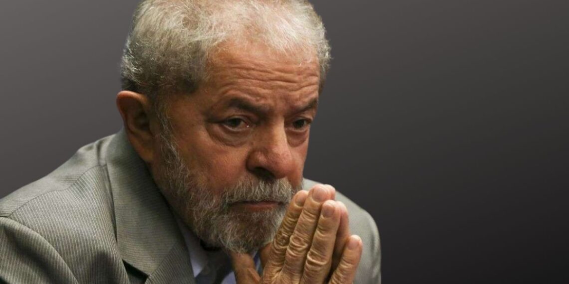 Impeachment de Lula chega a 130 assinaturas, o maior número já visto na história Câmara dos Deputados