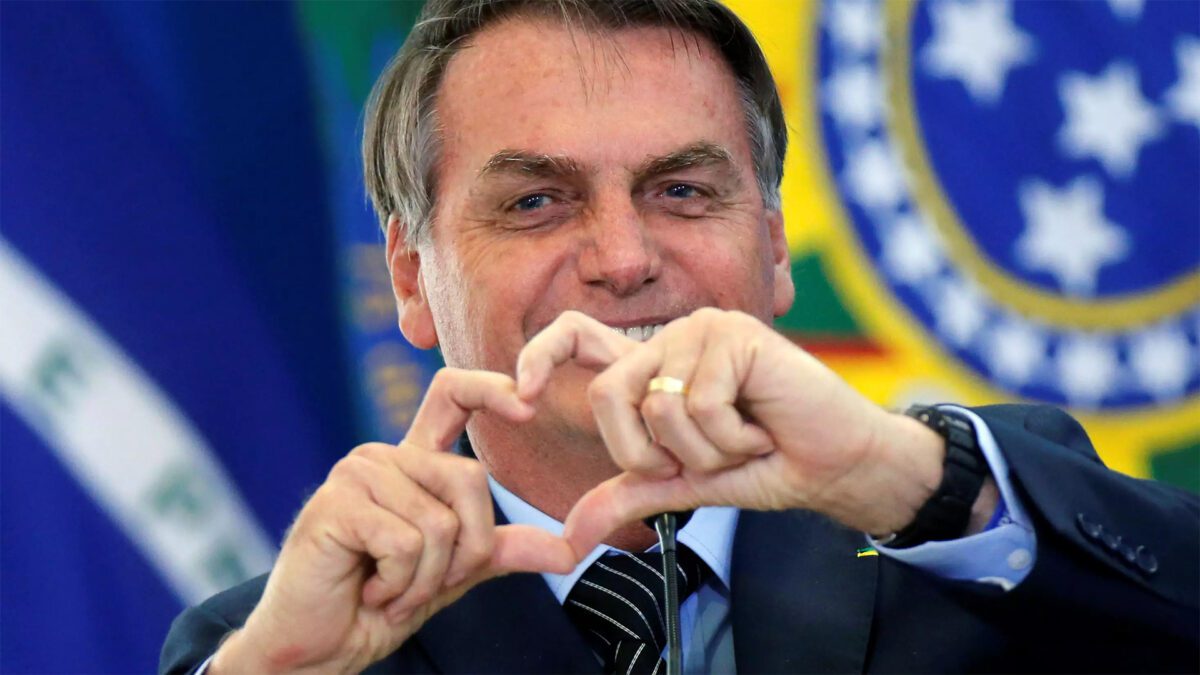 Jair Bolsonaro celebra 69 anos com homenagens de família nas redes
