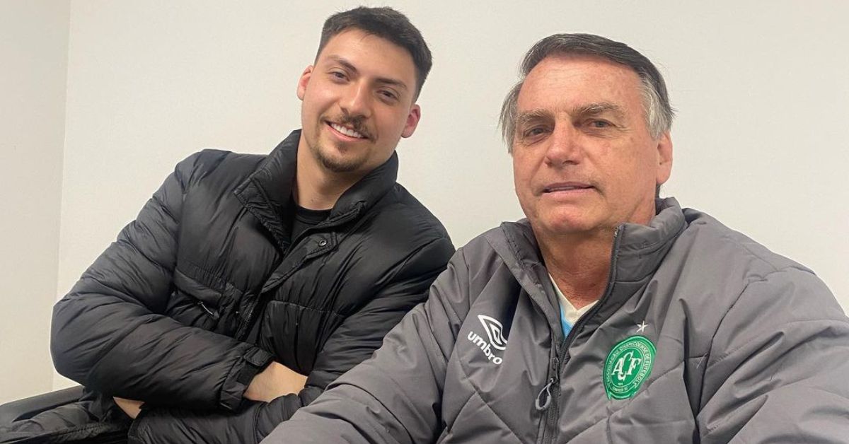 Jair Renan, filho de Bolsonaro, entra na corrida eleitoral como pré-candidato a vereado