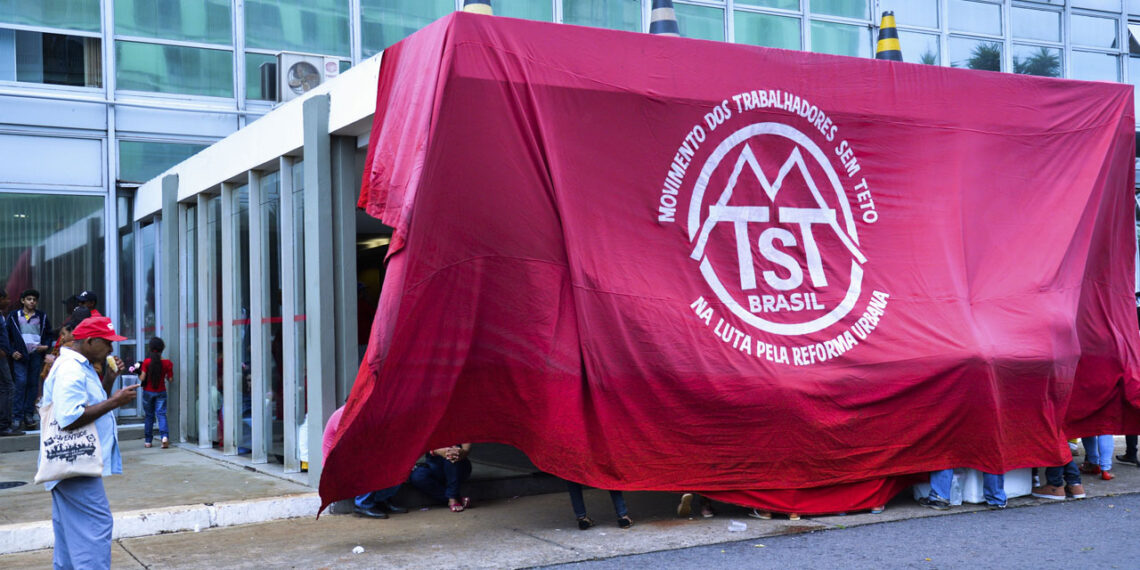 MTST causa revolta ao chamar Jesus de bandido em publicação de Páscoa