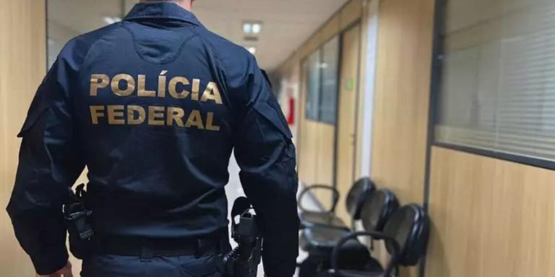 Polícia Federal intima deputado federal por chamar Lula de 'ladrão'