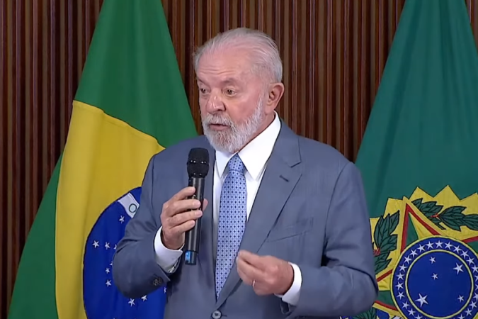 Lula, enfrentando queda de popularidade, ataca Bolsonaro como 'covardão' durante reunião ministerial; confira o vídeo