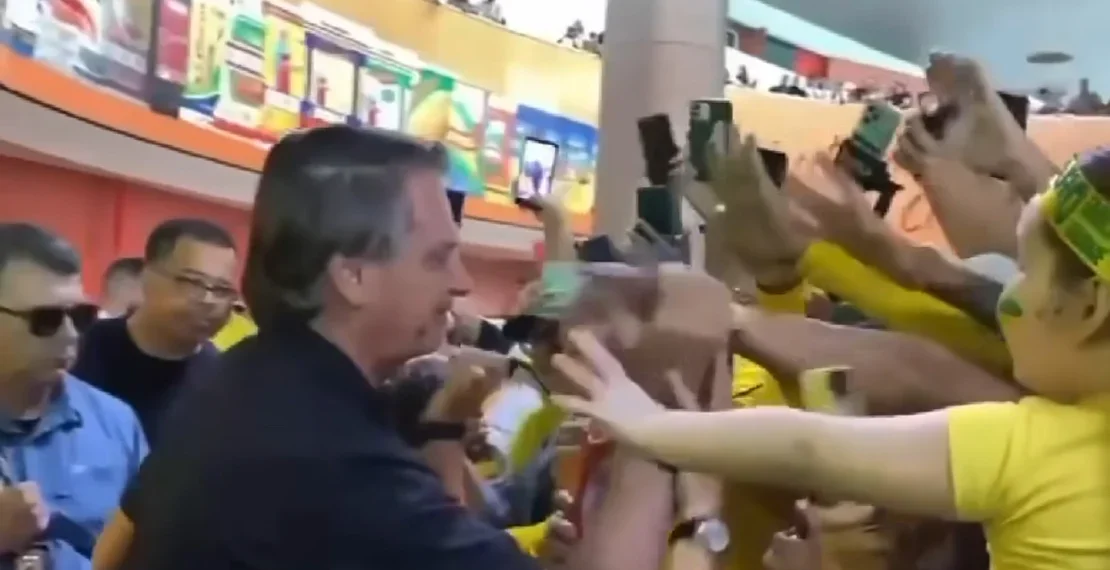 Jair Bolsonaro, é ovacionado em Maceió, evidenciando sua força junto ao eleitorado, confira o vídeo