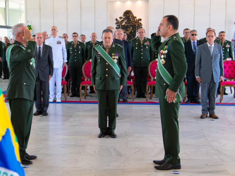 Exército Brasileiro não aceitará mais críticas nas suas redes: "vamos bloquear"