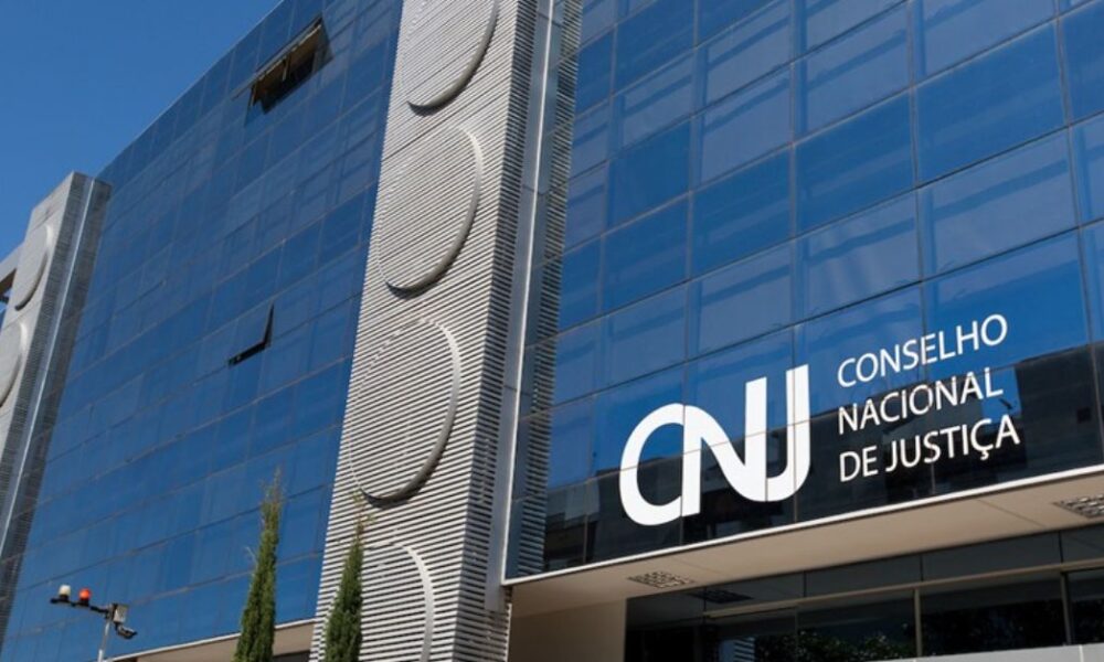 CNJ suspende juíza em Minas Gerais após publicações críticas a Lula