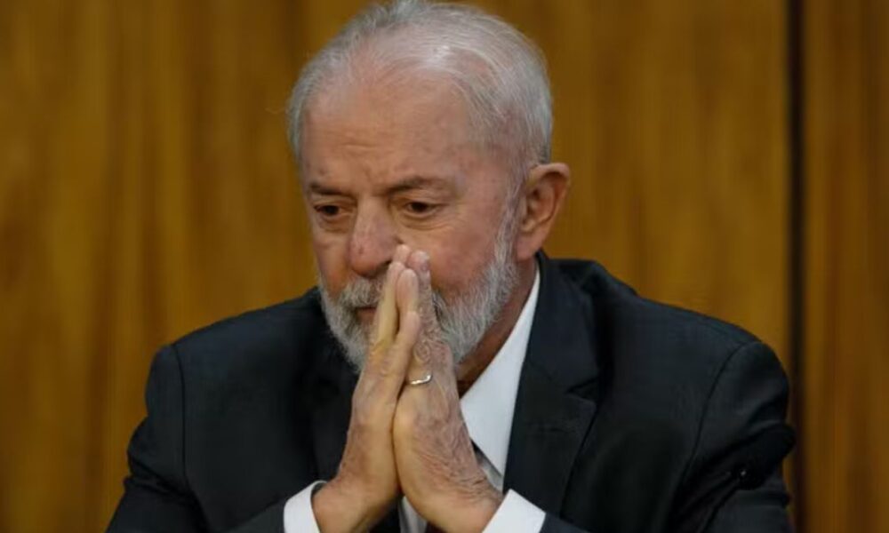 Pedido de impeachment contra Lula ganha força e avança em ritmo acelerado