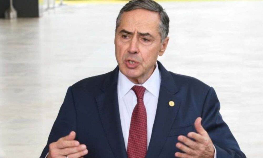 STF planeja pautar regulamentação das redes sociais em breve, revela Barroso no programa 'Roda Viva'