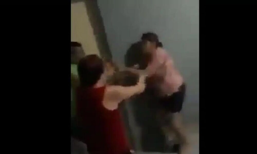 Esposa de pastor flagra ele em motel, mas acaba descobrindo que amante era sua mãe