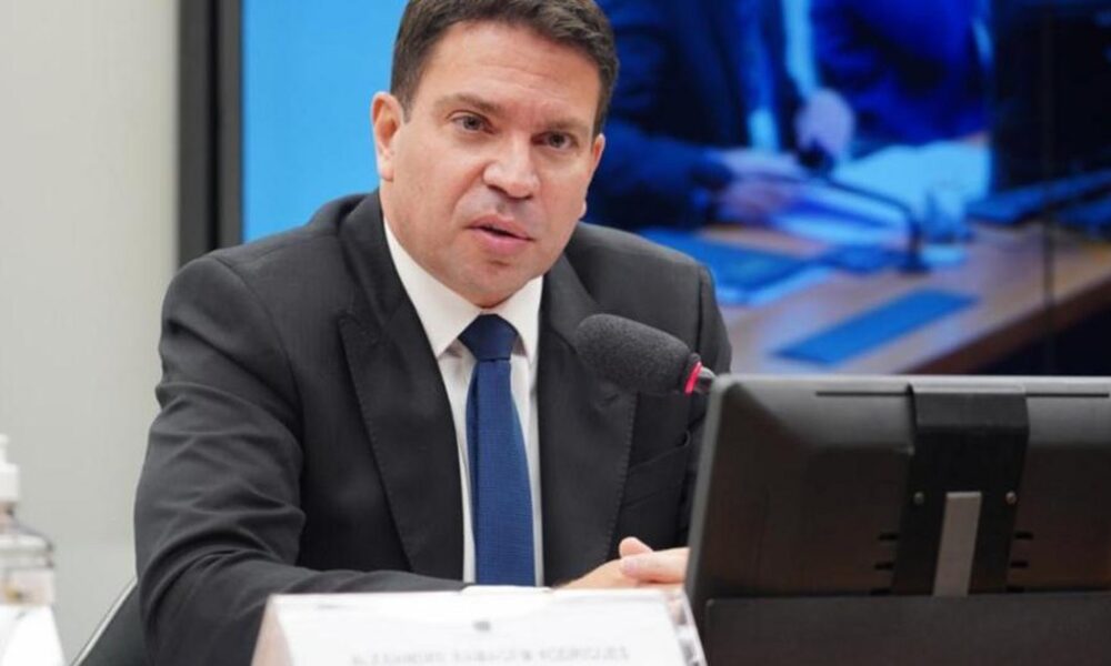 Alexandre Ramagem oficializa candidatura à Prefeitura do Rio de Janeiro