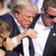 Pequeno movimento de cabeça salva milagrosamente a vida de Donald Trump