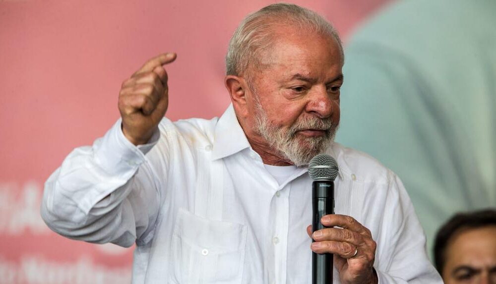 Lula afirma que Bolsonaro comprou voto e não volta mais à Presidência