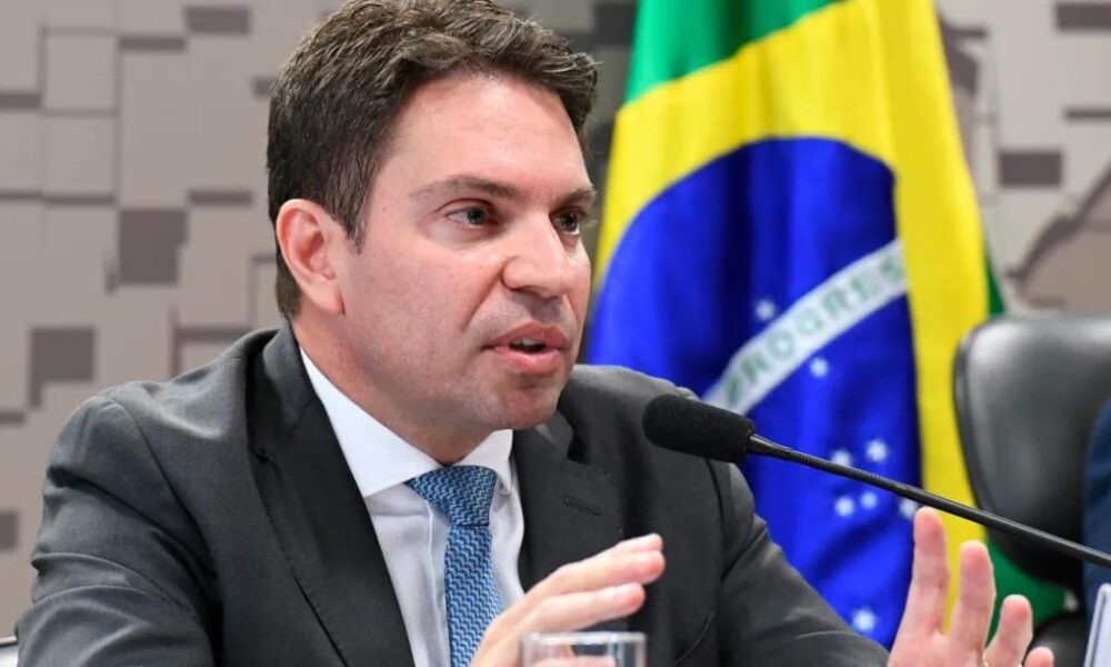 Ramagem nega ligações com investigações envolvendo Flávio Bolsonaro