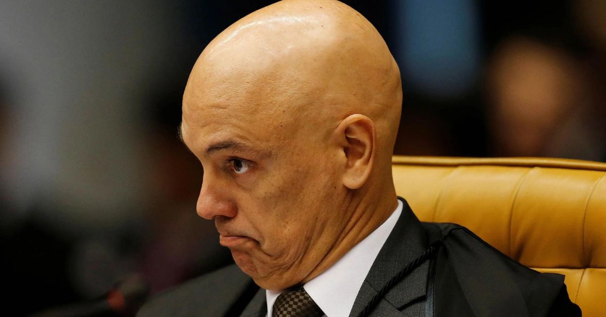 Senador faz acusações de 'violações constitucionais' contra Alexandre de Moraes 52 Senador faz acusações de 'violações constitucionais' contra Alexandre de Moraes