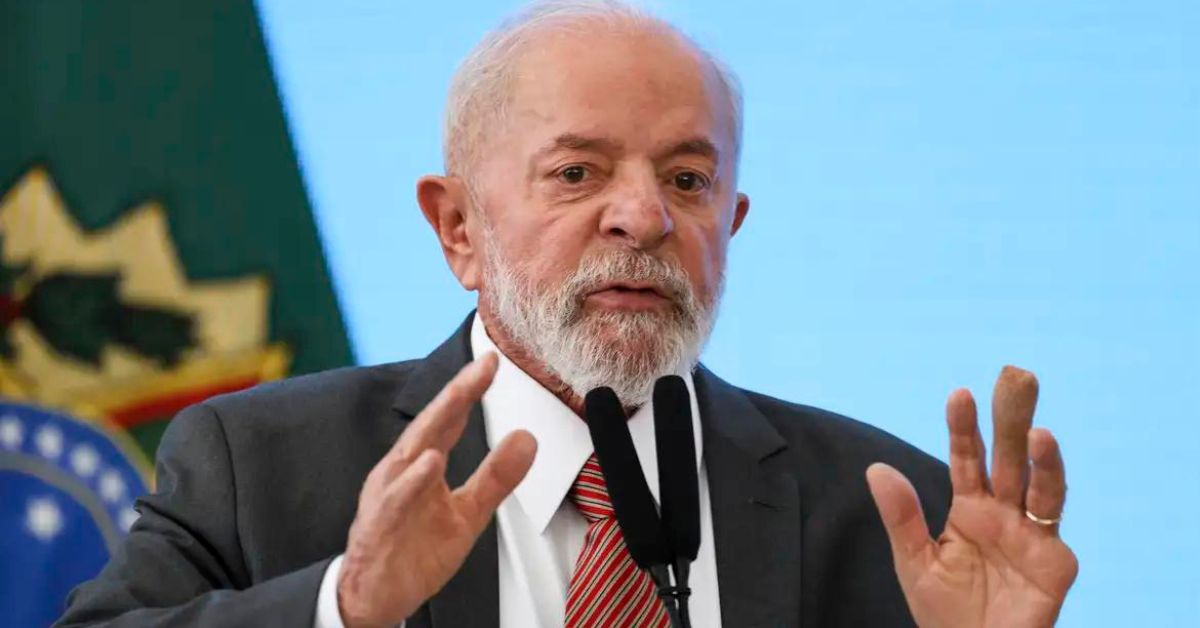 “Dólar alto, trabalhador mais pobre”: Protestos contra Lula na Bolsa de Valores,