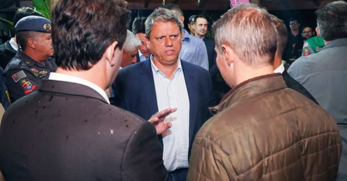 Governo de SP inicia operação de apoio às famílias das vítimas do acidente aéreo em Vinhedo 52 Governo de SP inicia operação de apoio às famílias das vítimas do acidente aéreo em Vinhedo