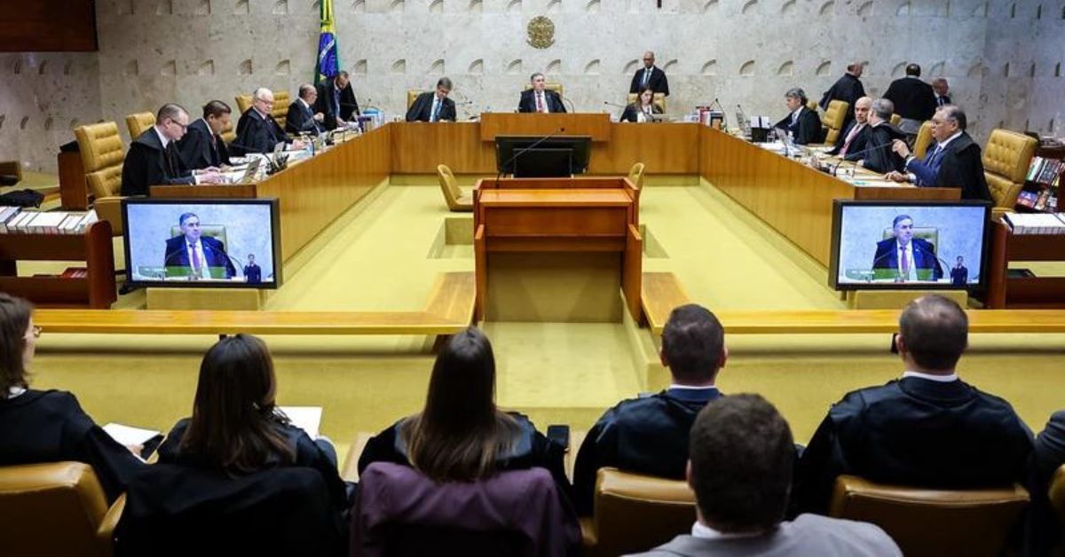 Segundo jornalista, ministros do STF consideram analisar decisão de Moraes que derrubou o X 52 Ministros do STF consideram analisar decisão de Moraes que derrubou o X