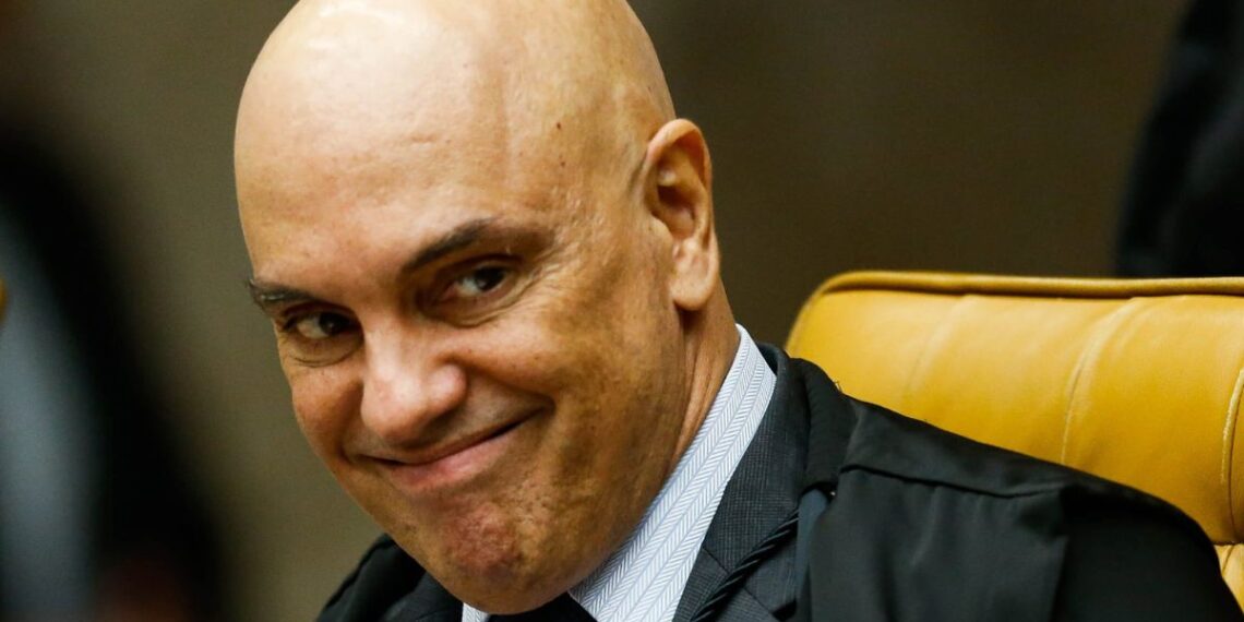 Moraes recusa solicitação de Daniel Silveira para estudar e trabalhar