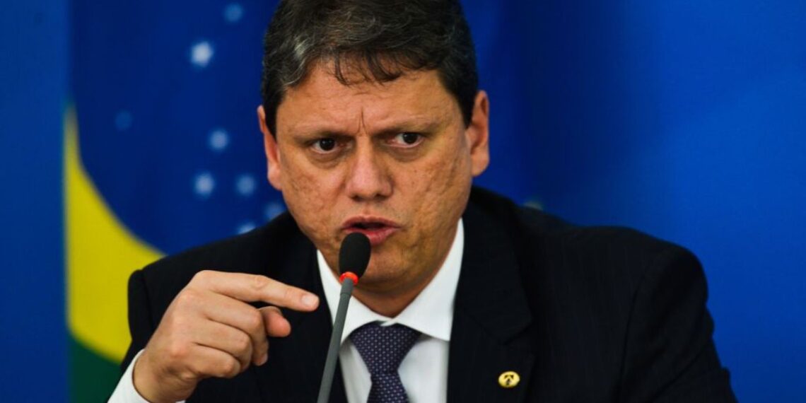 Tarcísio se opõe contra a recriação do DPVAT pelo governo Lula