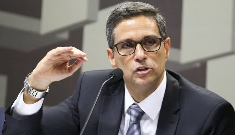 Campos Neto critica projeto 6 por 1 e seus efeitos no trabalhador