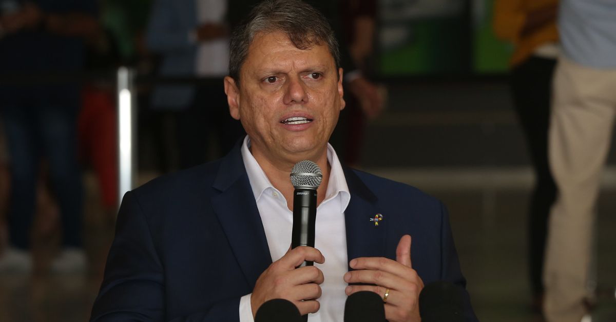 Governo Tarcísio demite fiscal acusado de receber R$ 1 milhão em propina