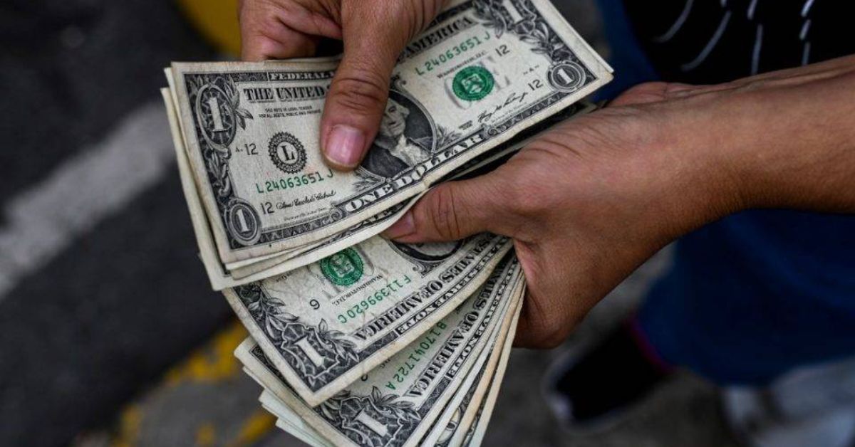 Sexta tensa no mercado: dólar alcança R$ 6,10 e bate novo recorde