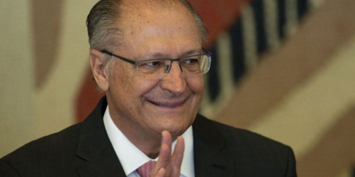Urgente: Alckmin substitui Lula após cirurgia de emergência