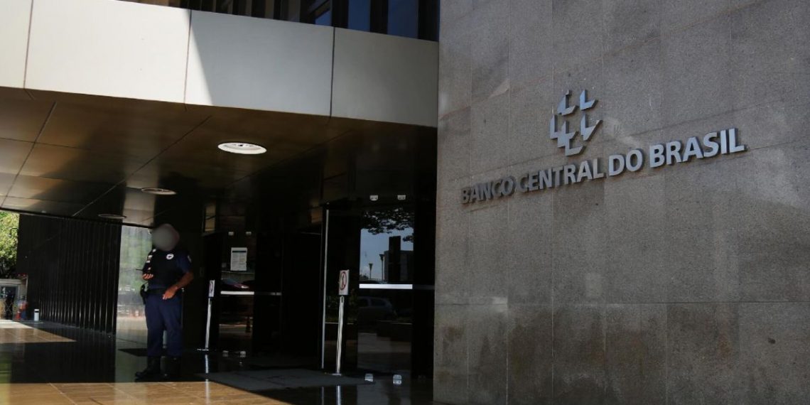 BC anuncia Leilão de US$ 4 bilhões de reservas internacionais para conter alta do Dólar