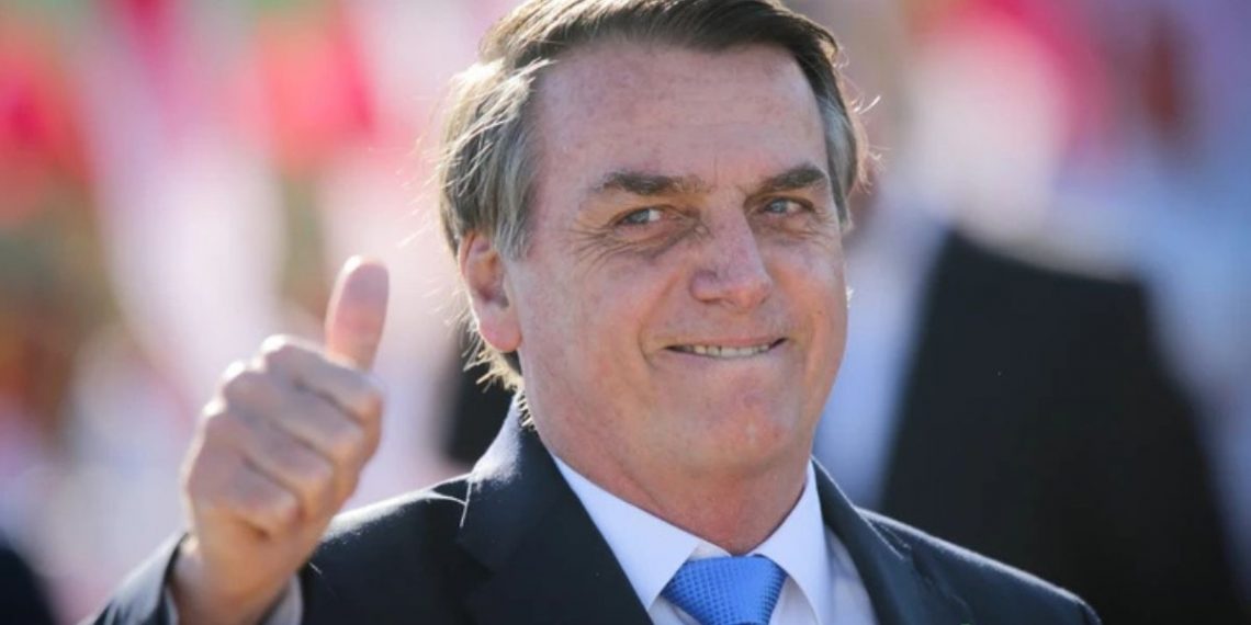 Pesquisa revela: Bolsonaro derrotaria Lula e venceria todos os seus adversários se a eleição fosse hoje
