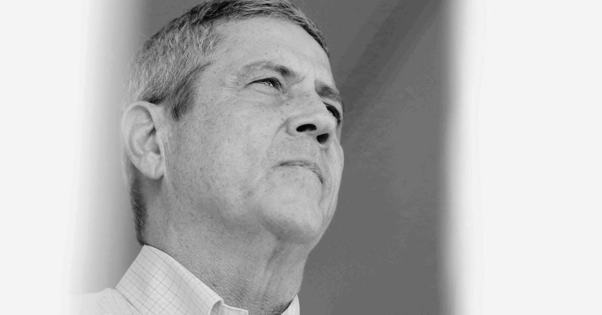 Braga Netto surpreende ao escolher advogado