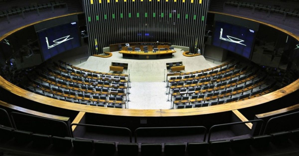 Câmara aprova projeto para detectores de metal em escolas