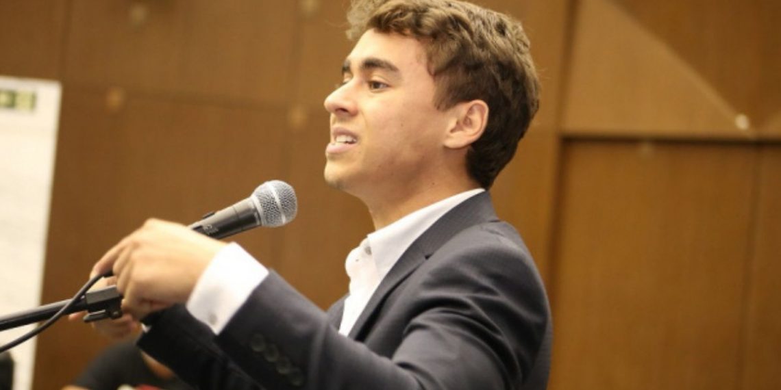 Nikolas Ferreira detona prisão de Daniel Silveira: 'inacreditável e ilegal!'