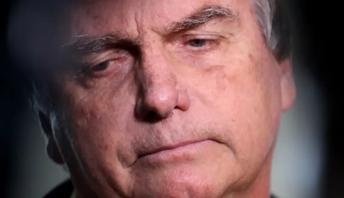 Bolsonaro lamenta ausência na posse de Trump