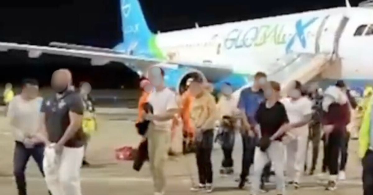Revelação Bombástica: Governo Biden Já Realizou Voos com Deportados Brasileiros Algemados