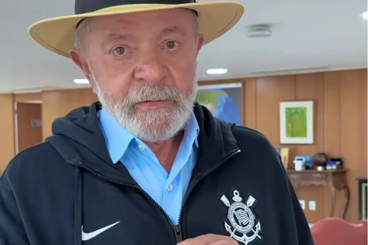 Lula faz doação para vaquinha do Corinthians e aproveita momento para novo comunicado, veja vídeo