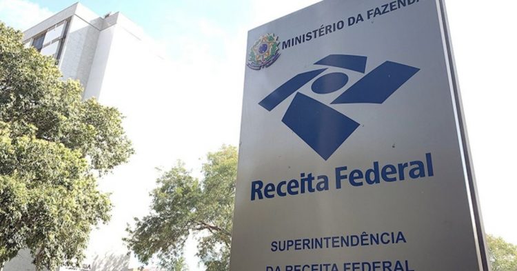 Nova regra do Pix exige que transferências acima de R$ 5 mil sejam informadas à Receita Federal