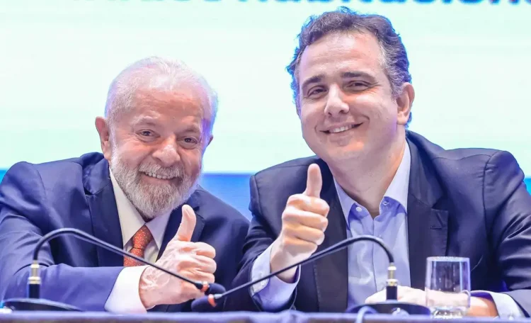 Pacheco rasga elogios a Lula em sanção da reforma tributária e alimenta rumores sobre ministério