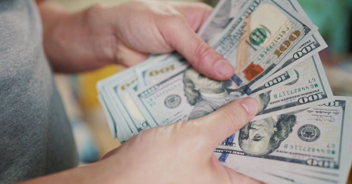 Crise Econômica? Dezembro marca maior saída de dólares já registrada no país