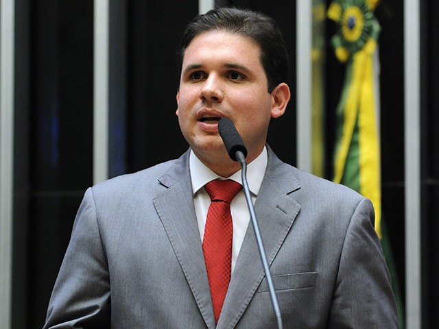 Limpeza geral! Hugo Motta dispensa 465 servidores e causa reboliço na Câmara