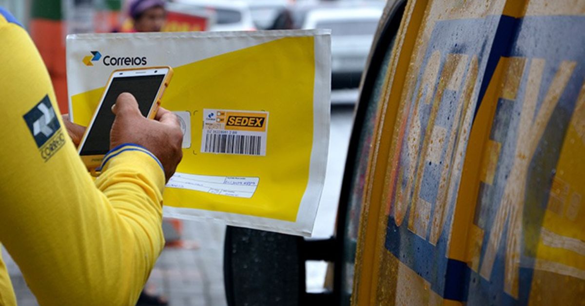 Enquanto o rombo cresce, Correios investem milhões em publicidade questionável